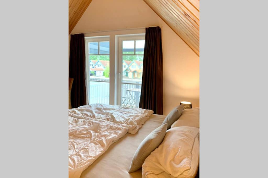 Ferienhaus Mit Bootssteg Am See In Rheinsberg Exterior photo
